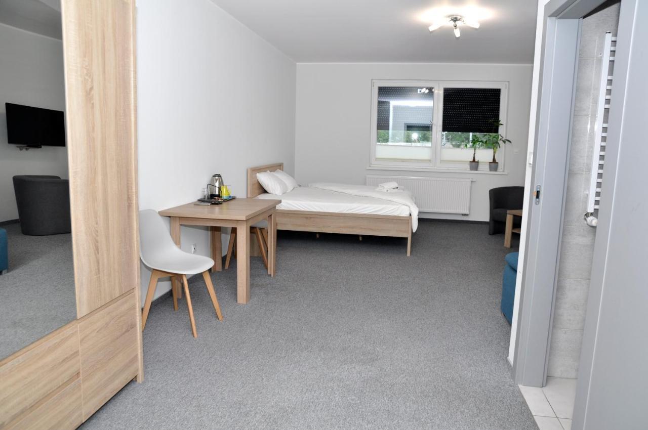 אובורינקי Pokoje, Apartamenty, Restauracja Marcus מראה חיצוני תמונה