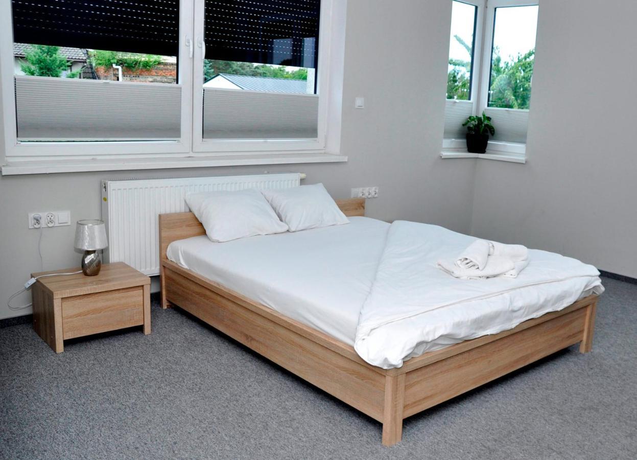 אובורינקי Pokoje, Apartamenty, Restauracja Marcus מראה חיצוני תמונה