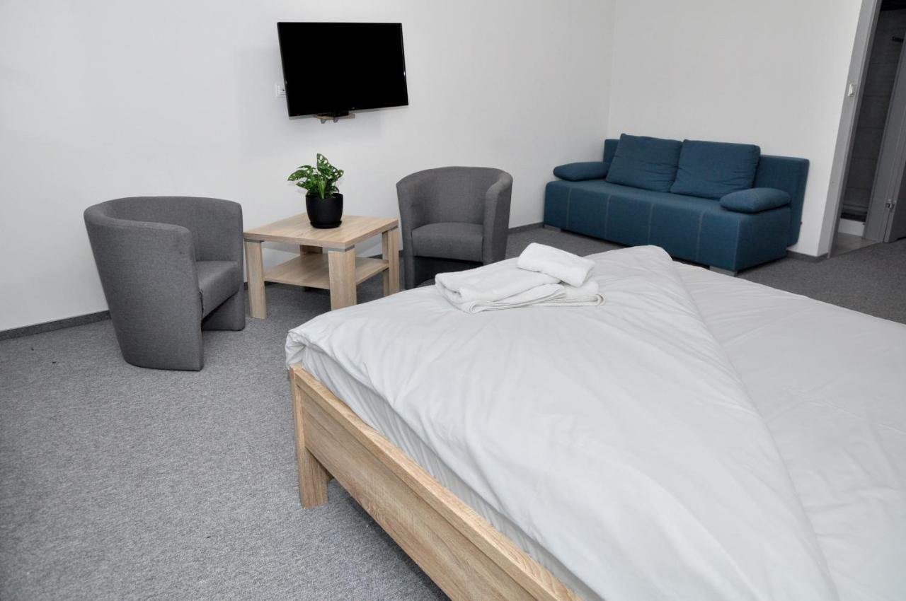 אובורינקי Pokoje, Apartamenty, Restauracja Marcus מראה חיצוני תמונה